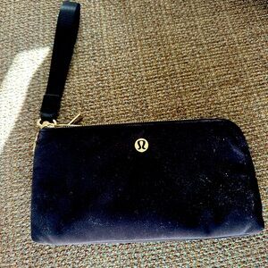 EUC Lululemon wristlet with gold detail